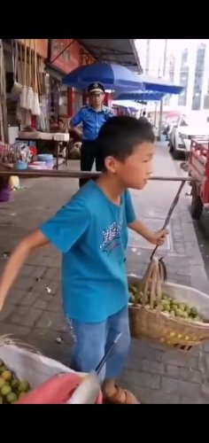 Screenshot_20191226_230137_com.huawei.himovie.jpg